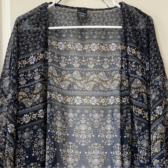 Express Blue Kimono with Flowing Sleeves and Tie Belt - Picture 10 of 11